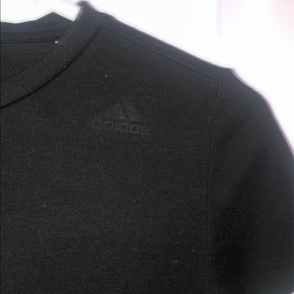 ADIDAS T SHIRT